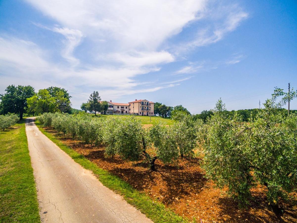 Lovely House Lindi In Porec Exterior photo