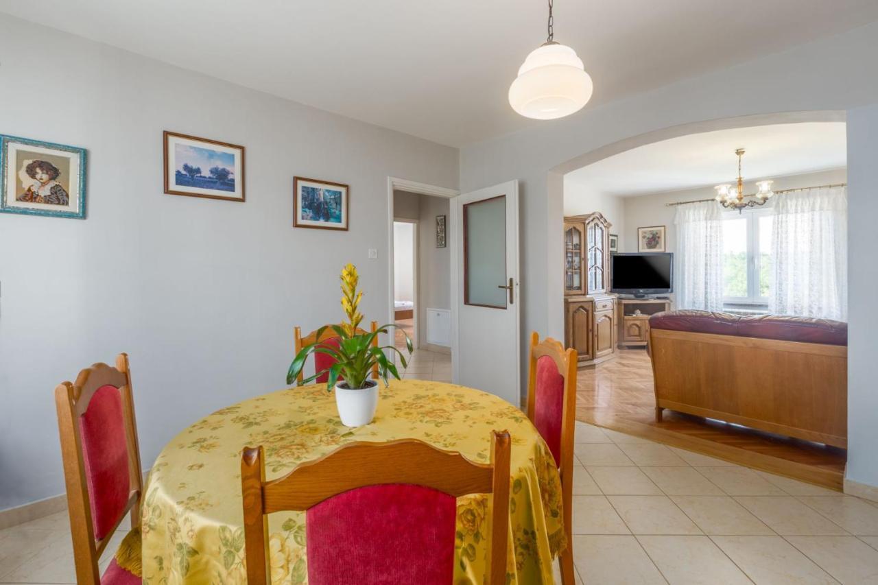Lovely House Lindi In Porec Exterior photo